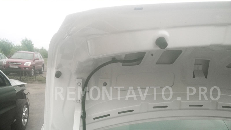 Кузовной ремонт и покраска крышки багажника Шевроле Кобальт